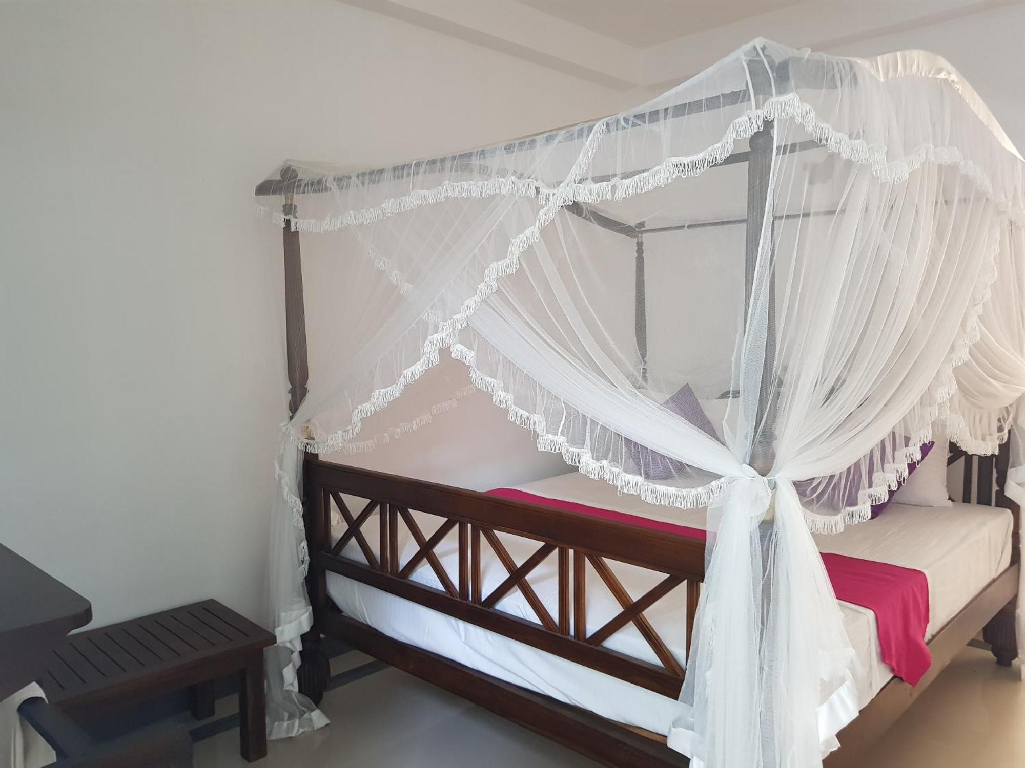 Vogel Nest Bed and Breakfast Oost-Oost-Midigama Kamer foto